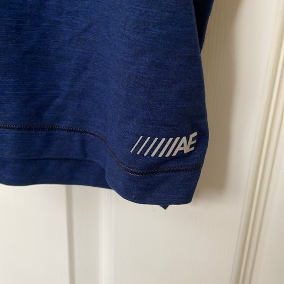 Men’s or Youth royal blue American Eagle casual shirt (size M) - Picture 4 of 5